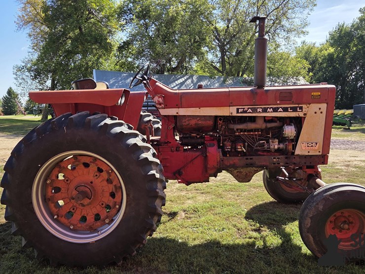 1966-international-806-image-4