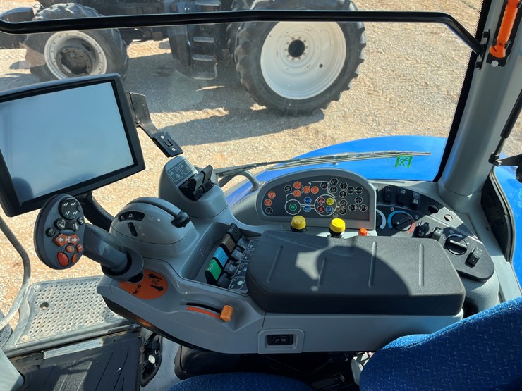 2018-new-holland-t8.380-image-19