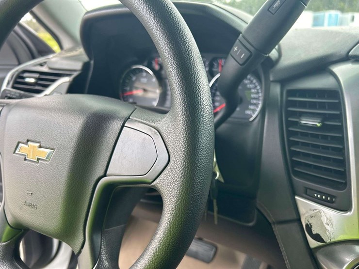 2015-chevrolet-tahoe-image-13