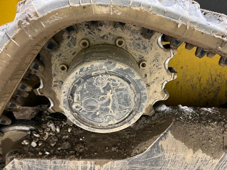 2023-new-holland-c332-image-18