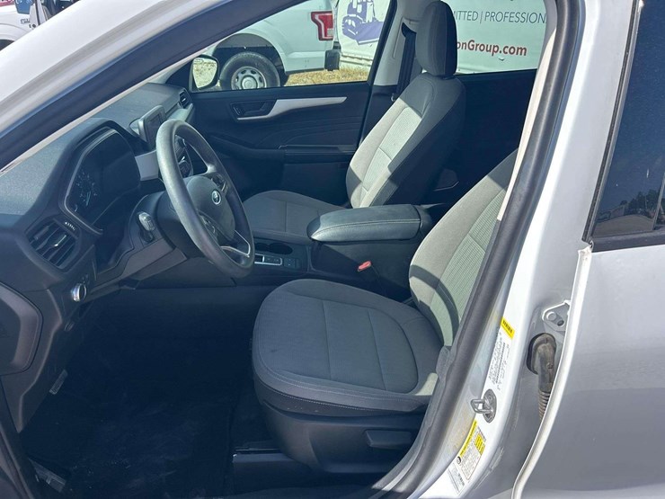 2022-ford-escape-image-14