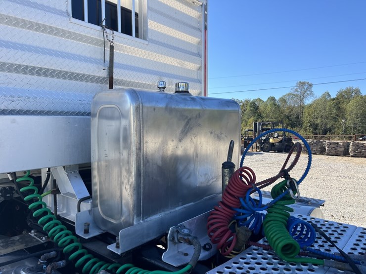 2015-kenworth-w900-image-12