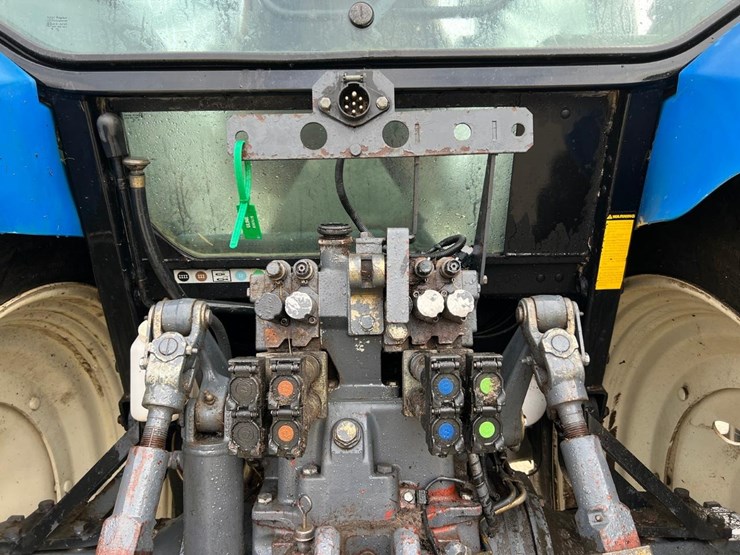 new-holland-tm150-image-14