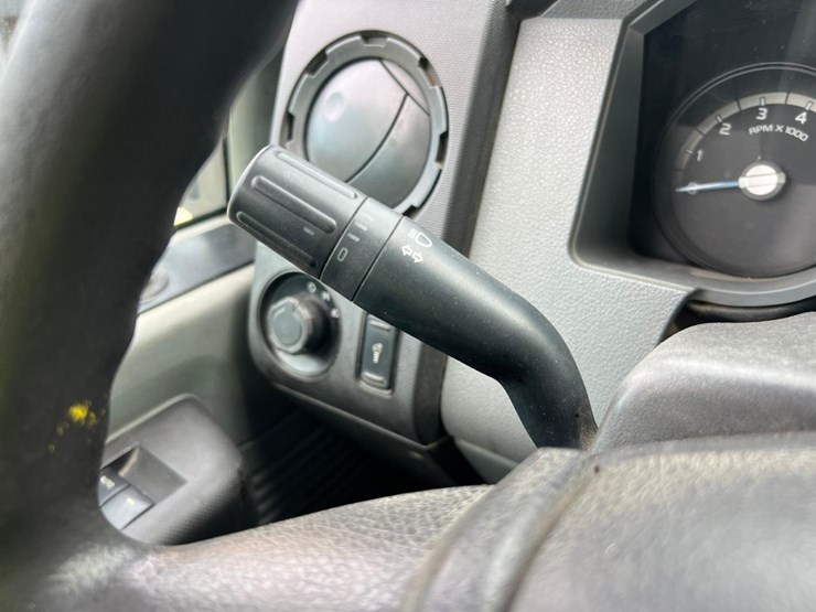 2012-ford-f350-image-26