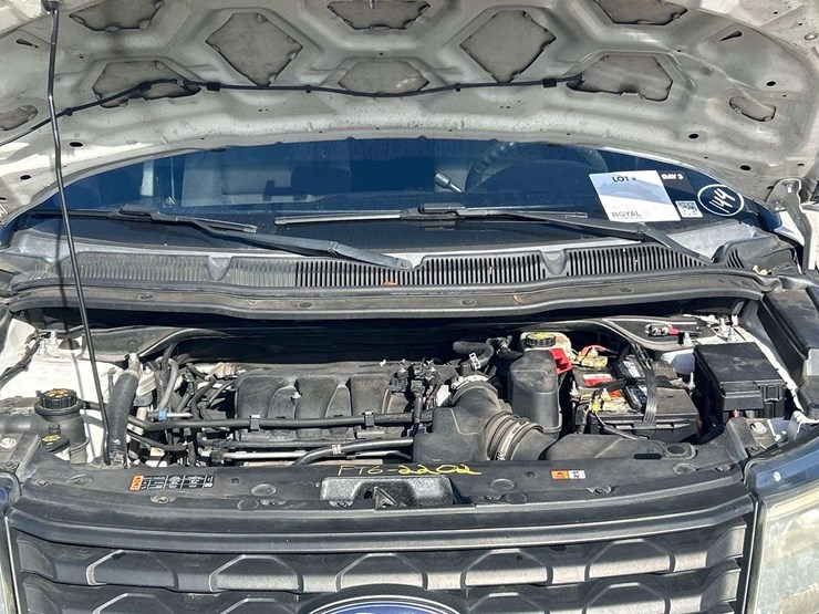 2016-ford-explorer-image-9