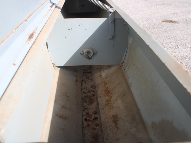 #2013-•-26-ft-crustbuster-grass-drill-image-16