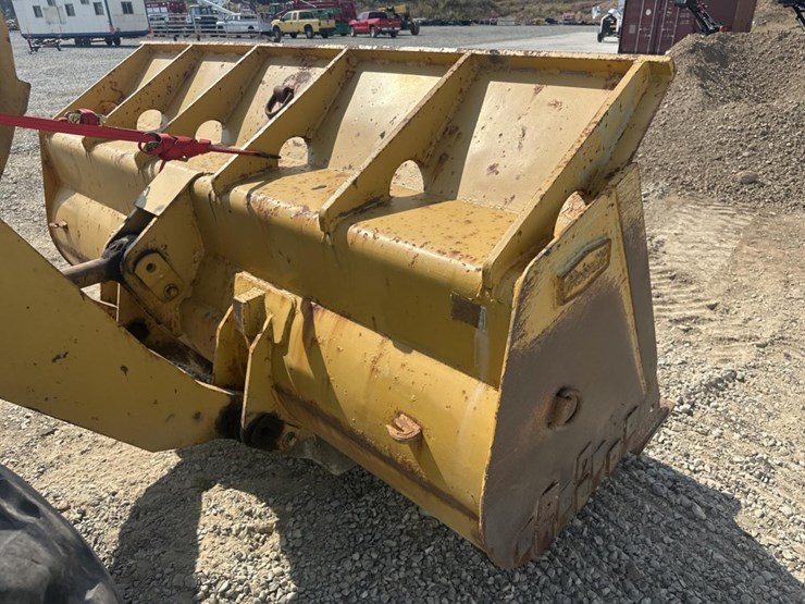 caterpillar-936-image-20