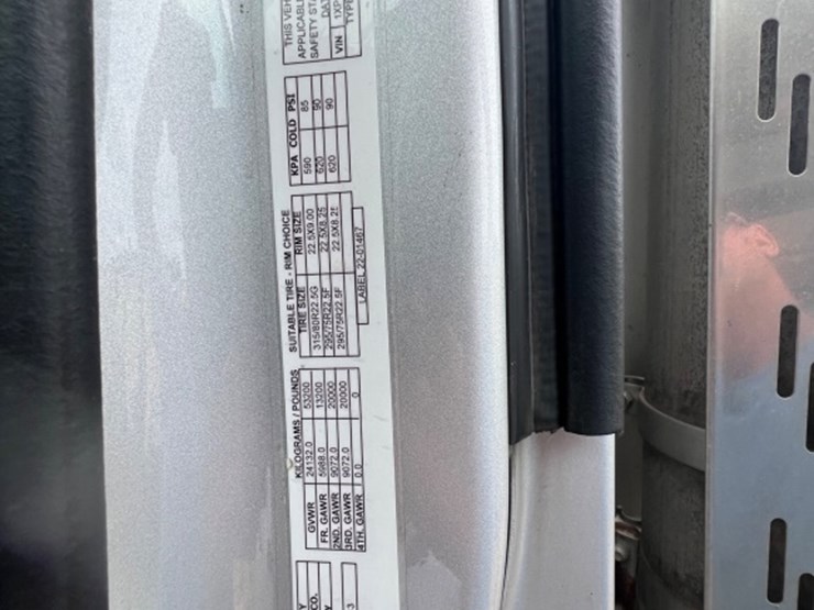 2014-peterbilt-579-image-11