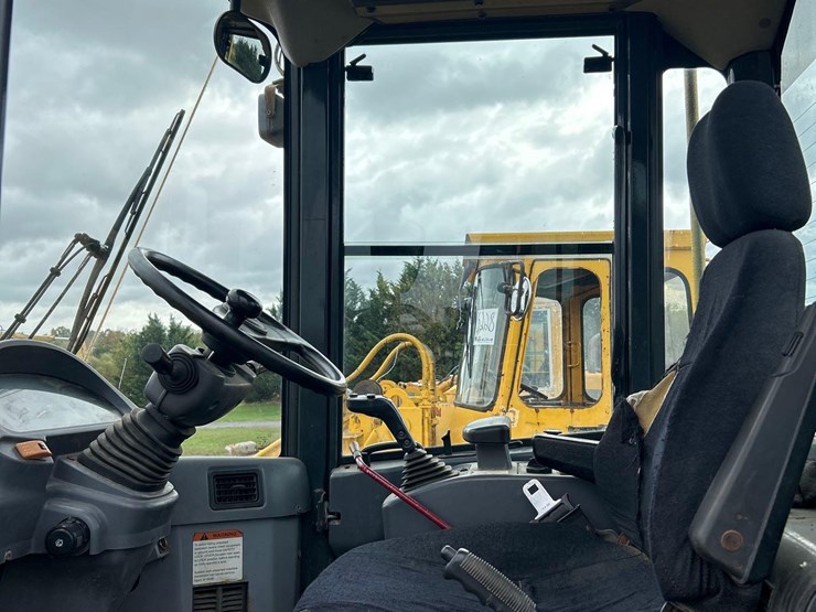 komatsu-wa250-image-14