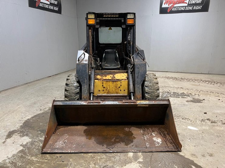 new-holland-lx885-image-8