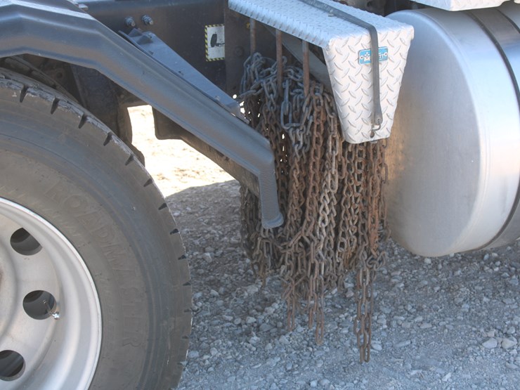 #2045-•-#2045--2013-mack-chu613-semi-tractor-image-27