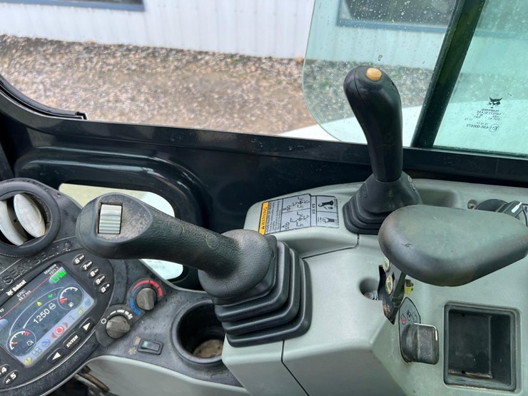 2015-bobcat-e50-image-28