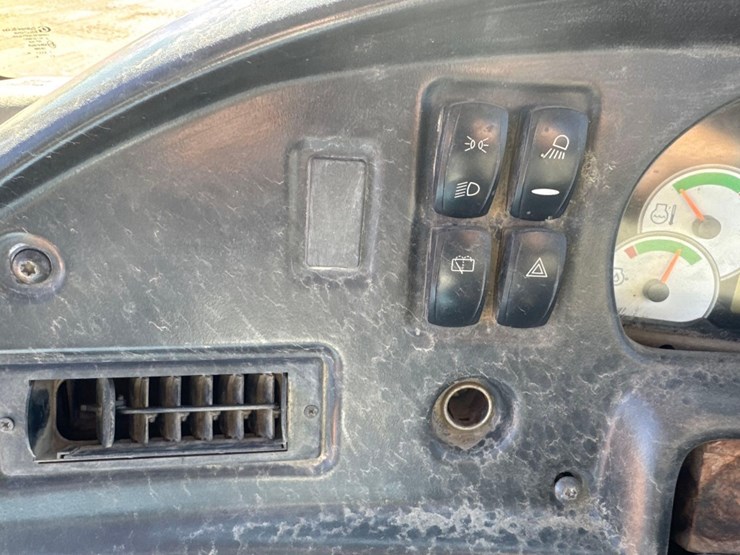 2007-caterpillar-725-image-22