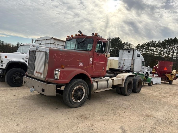 1989-international-9300-image-1