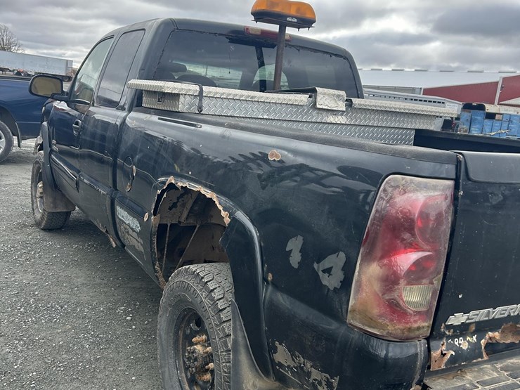 2003-chevrolet-silverado-2500-image-7