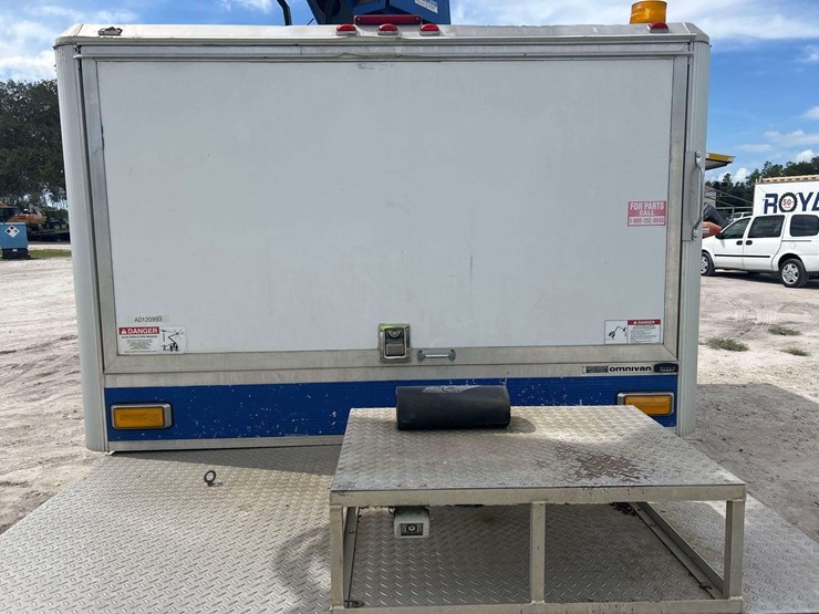 2015-ram-5500-versalift-sst-40ne-40ft-sign-bucket-truck-image-24