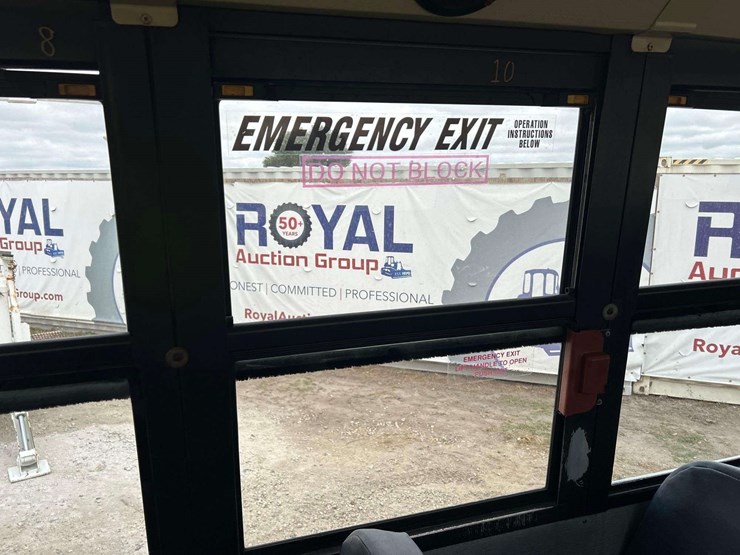 2007-freightliner-b2-image-25