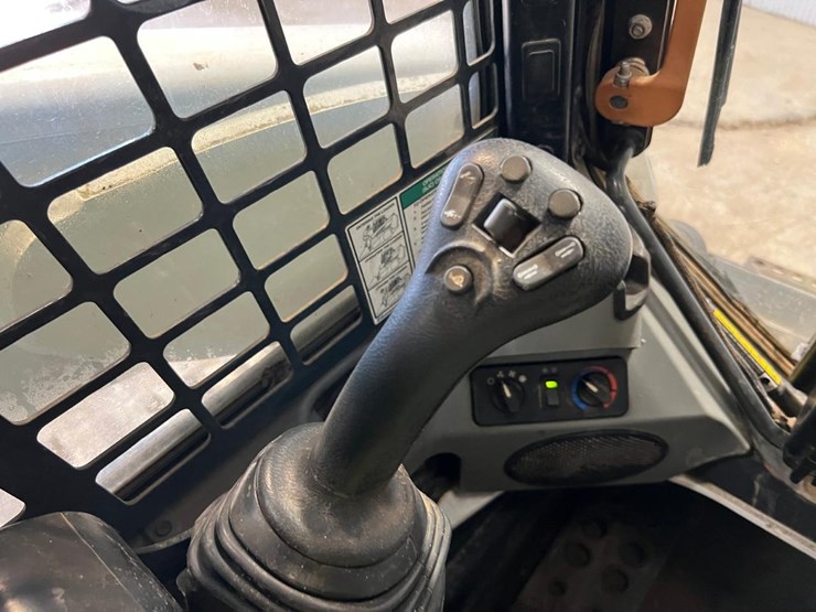 2018-bobcat-t870-image-24