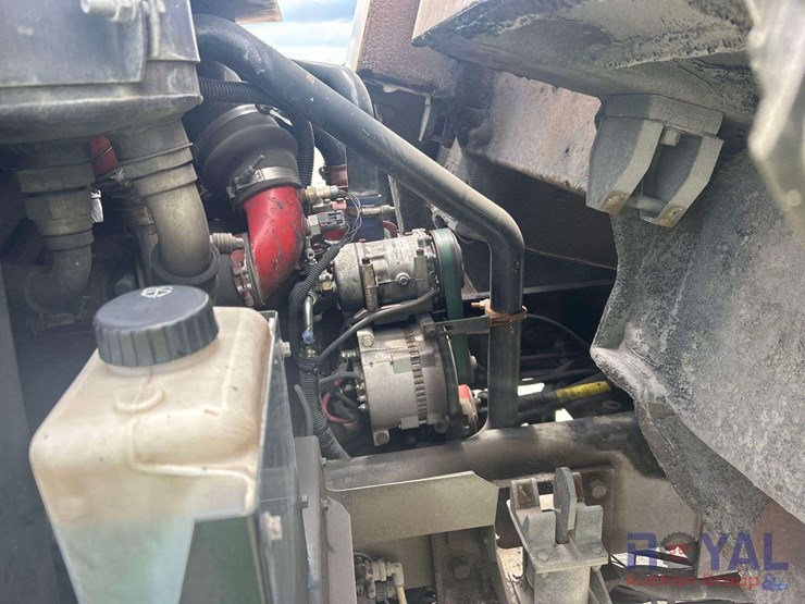 2012-crane-carrier-low-entry-t/a-rear-loader-garbage-truck-image-7