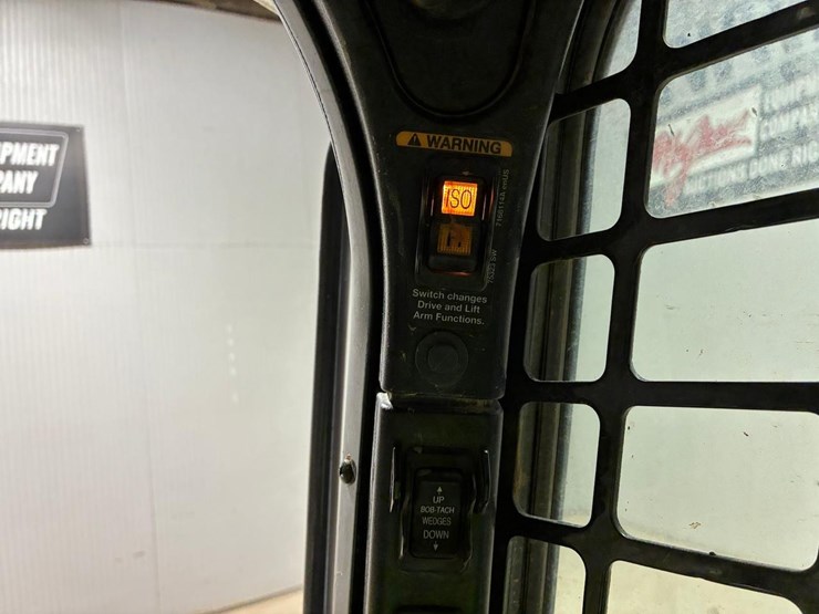 bobcat-t770-image-23