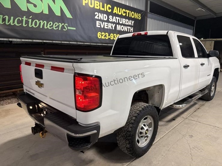 2015-chevrolet-silverado-2500hd-image-9