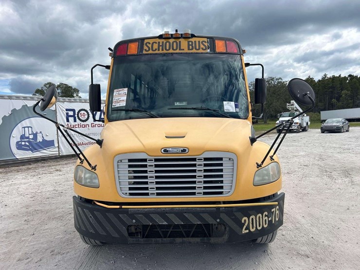 2007-freightliner-b2-image-23