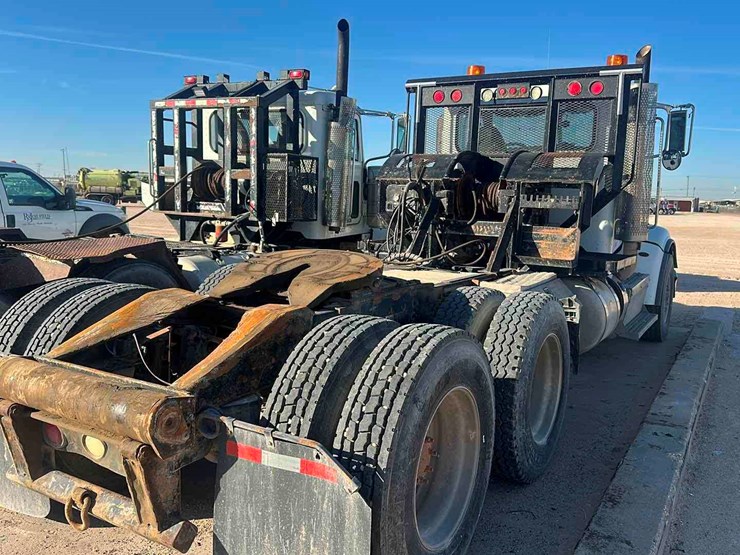 2012-peterbilt-367-image-3