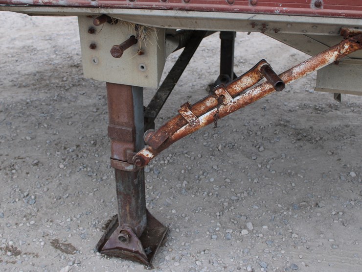 #2079-•-#2079-1981-barret-42ft-super-hopper-bottom-trailer-image-13