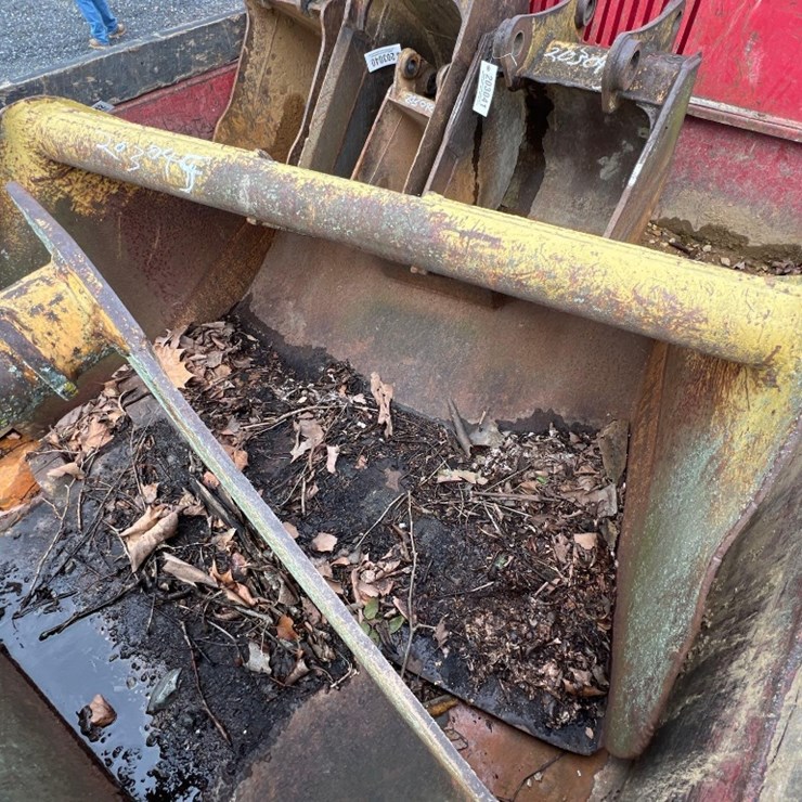 60" EXCAVATOR BUCKET