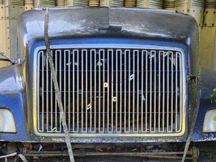 volvo-semi-hood-image-1