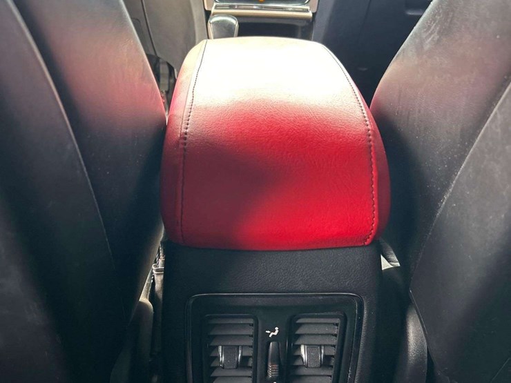 2016-jeep-grand-cherokee-image-24