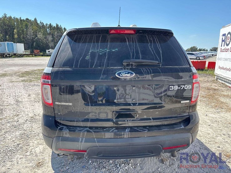 2015-ford-explorer-image-25