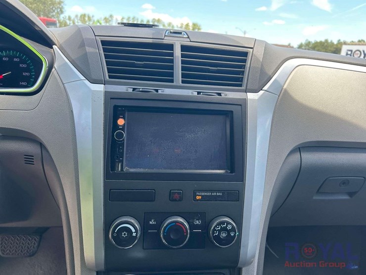 2009-chevrolet-traverse-ls-image-16