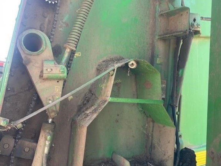 john-deere-566-image-10