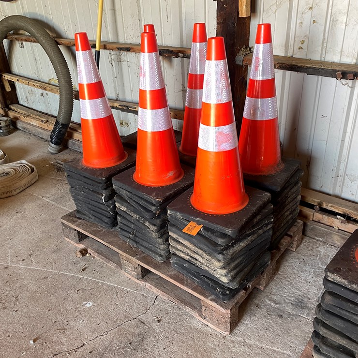 #1054 • (60) Reflective Traffic Cones