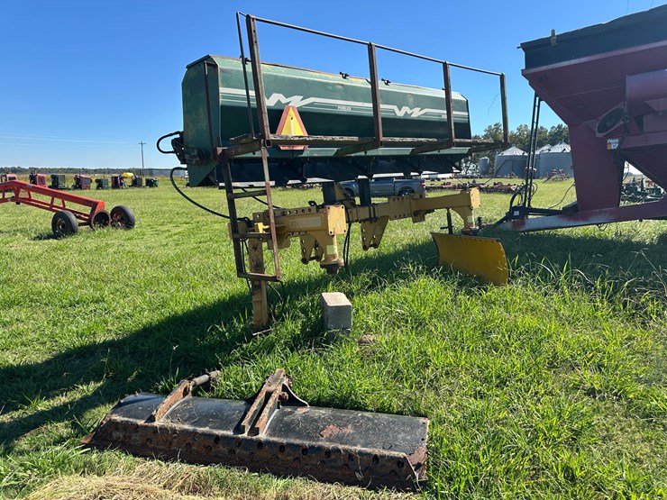 #32236-•-nammoc-levee-squeeze-w/marliss-levee-seeder-image-4