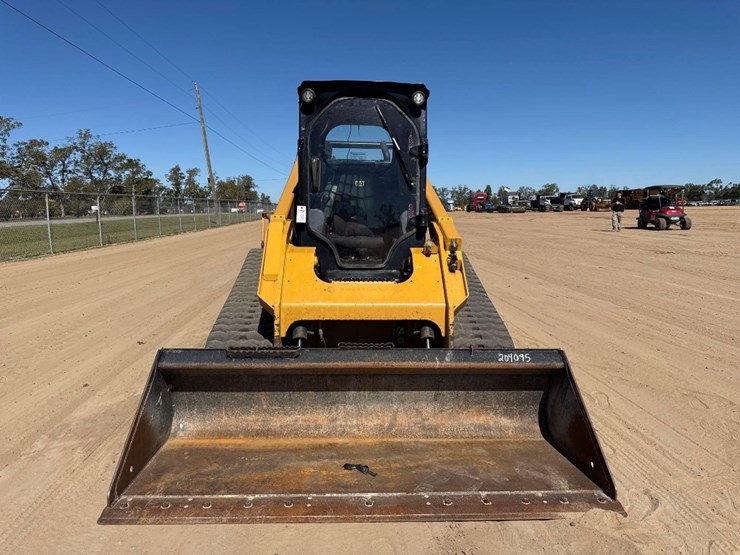 2022-caterpillar-299d3-image-3