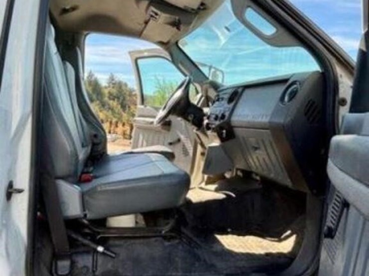 2013-ford-f750-xl-image-70