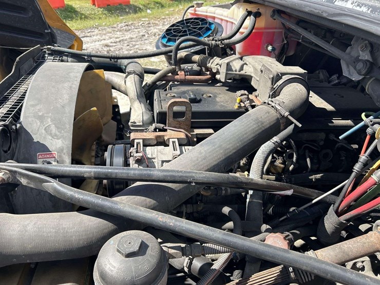 2008-freightliner-b2-image-7