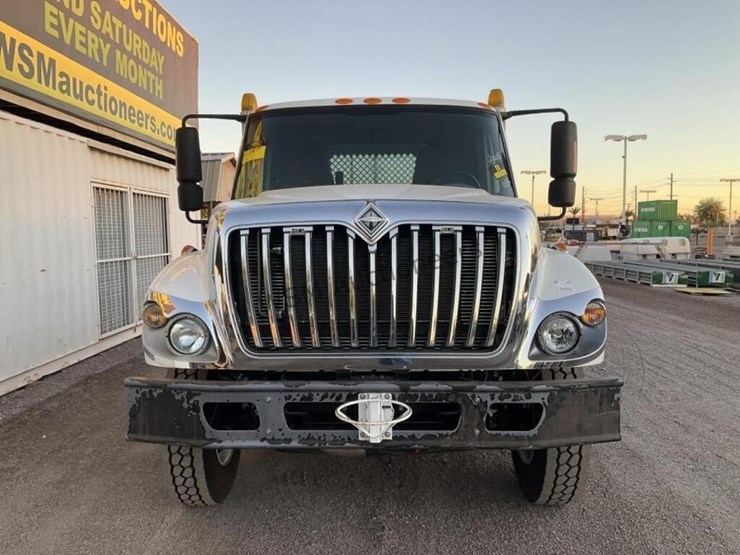 2008-international-7400-image-3