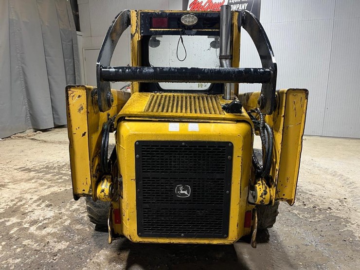 john-deere-317-image-4