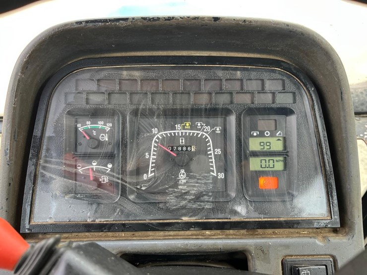 new-holland-tm150-image-24