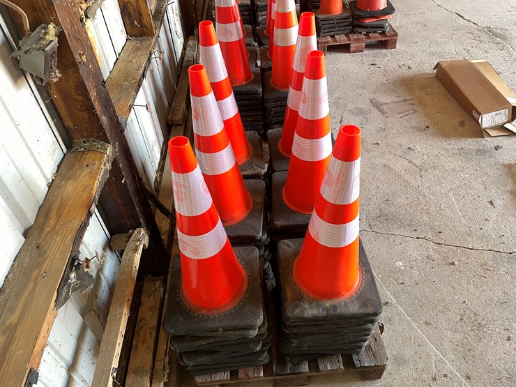 #1054-•-(60)-reflective-traffic-cones-image-3