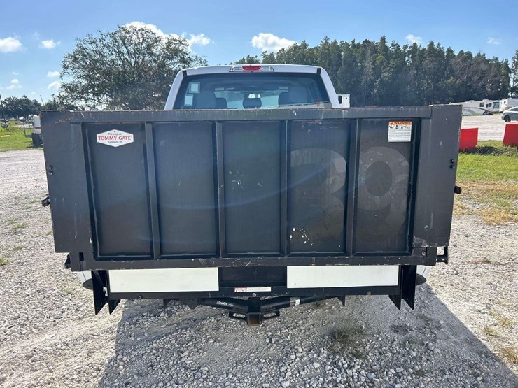 2017-ford-f150-image-27