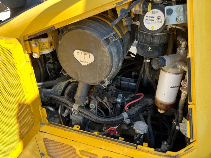 2016-komatsu-d61px-24-image-28