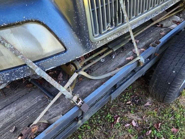 volvo-semi-hood-image-4