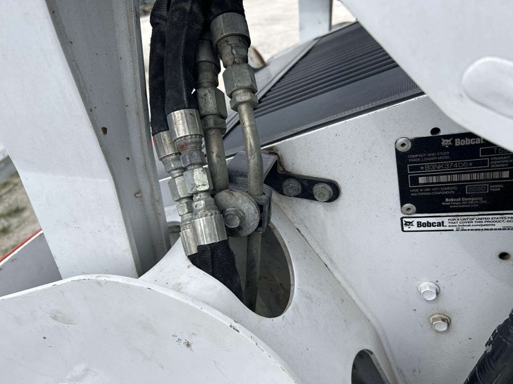 2020-bobcat-t595-image-10