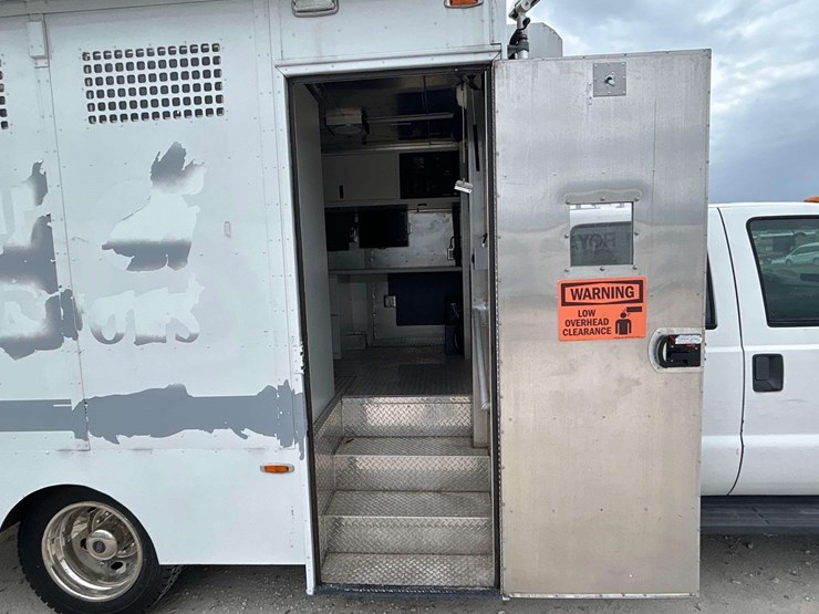 2012-ford-f550-image-23