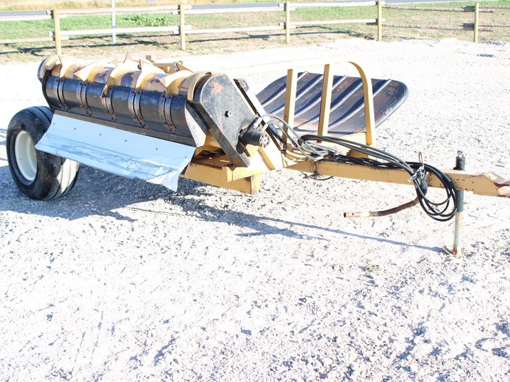 #2094-•-#2094-bf-5000-pull-type-round-bale-unroller-image-8