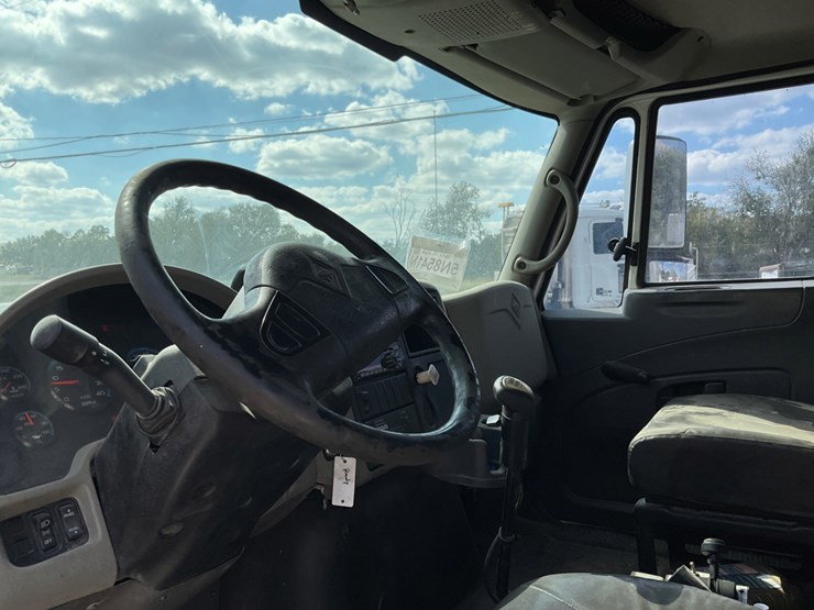 2009-international-workstar-7500-image-13